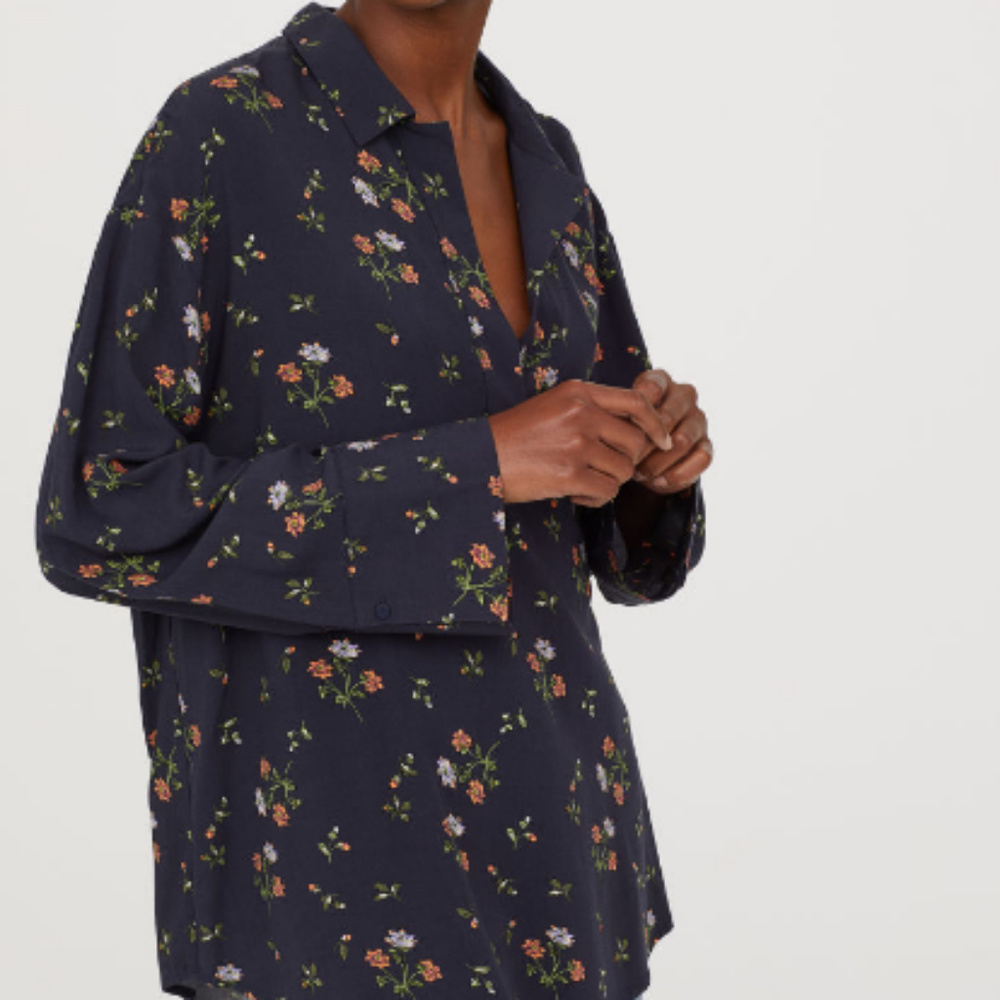 H&M Navy Floral V Neck Collar Blouse - Picture 2 of 6